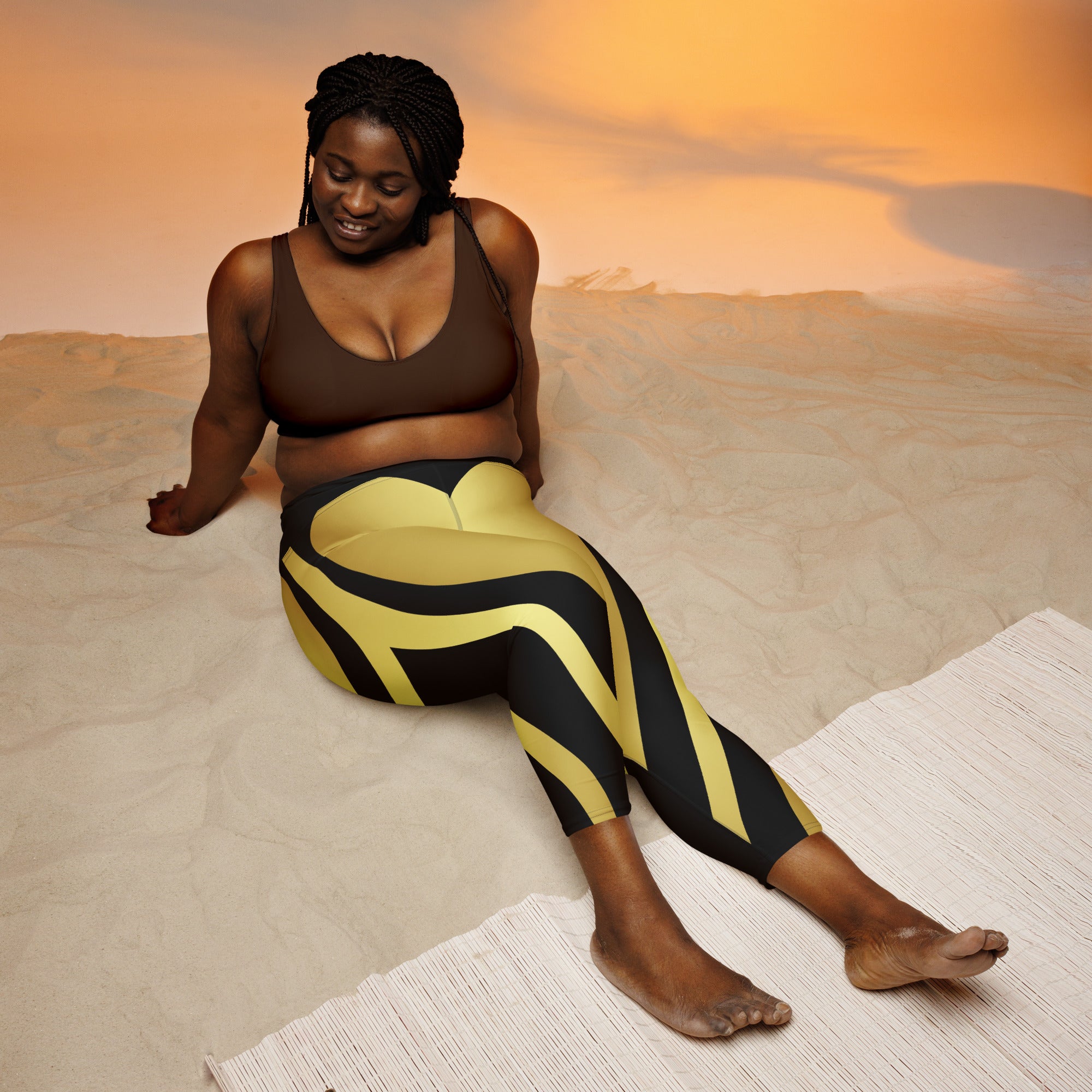 Black & Gold Heart Shaped Yoga Capri Leggings